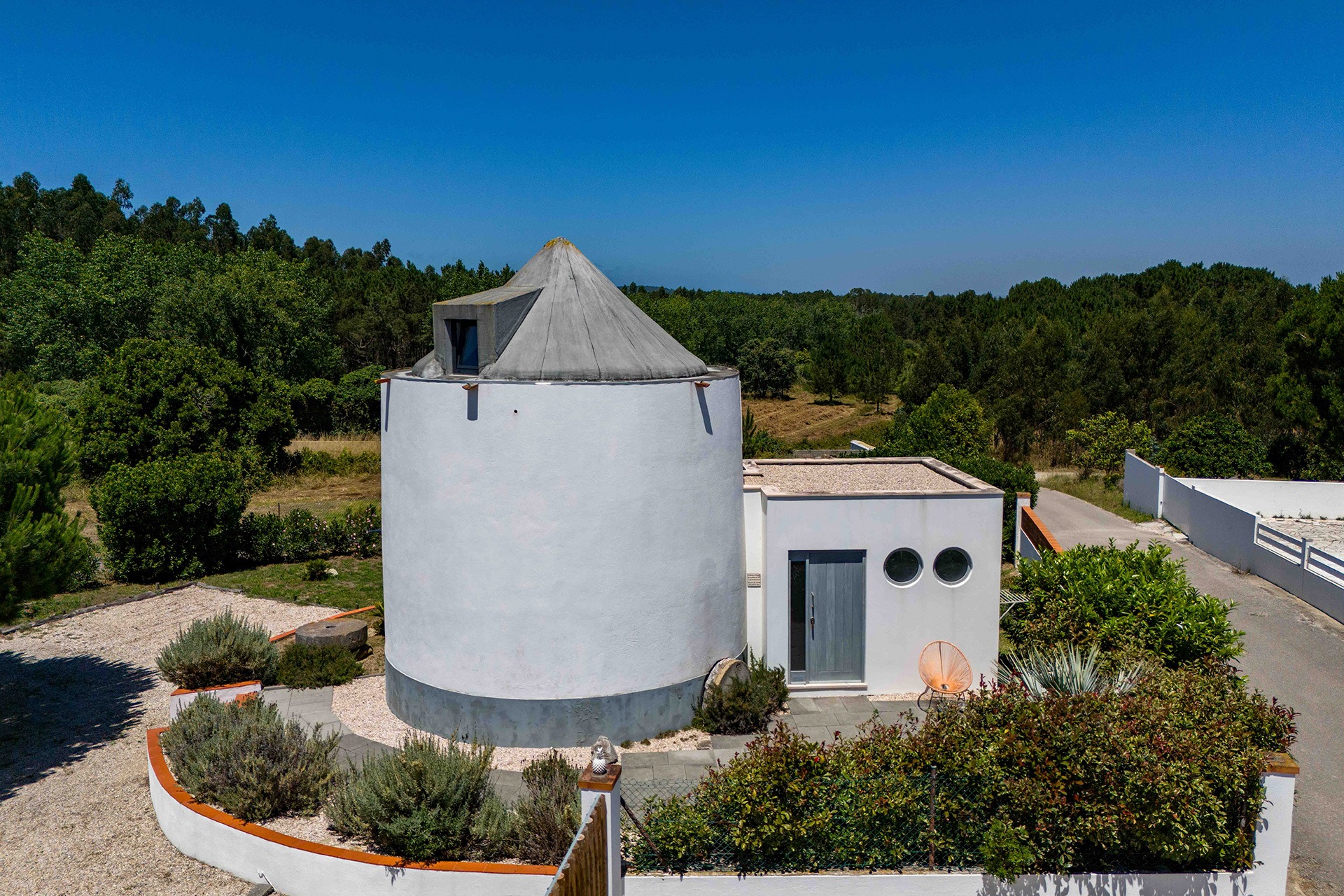 2025 FLAMBOYANT B&B DRONE WINDMILL VIEW