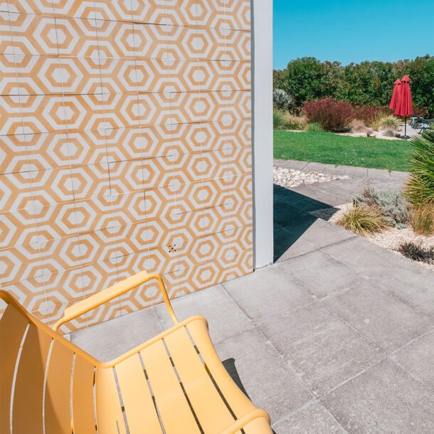 suite yellow room cover
