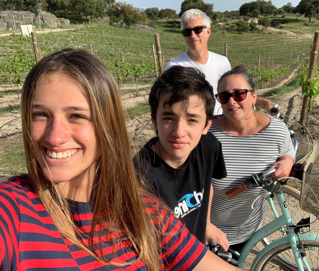 your hosts country side Os Seus Anfitriões